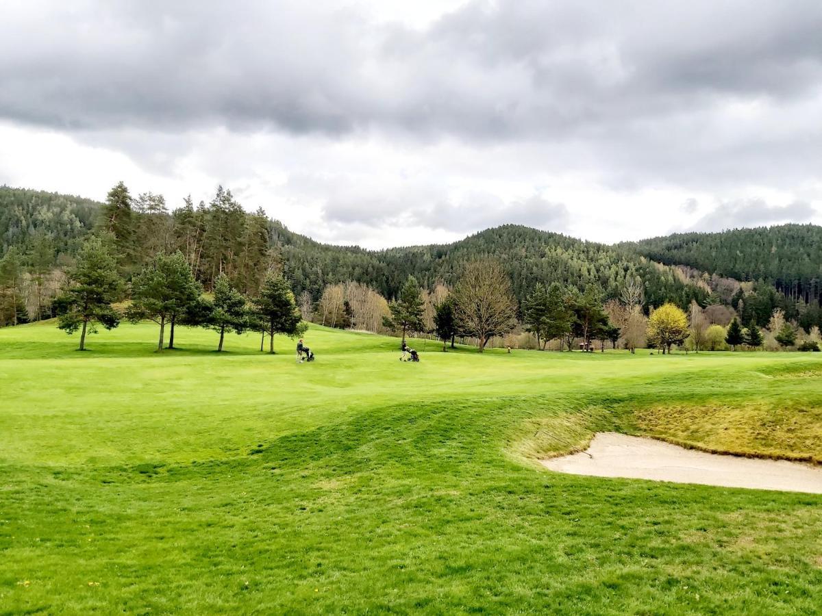 Pension U Golfu Cihelny KLV Exterior foto