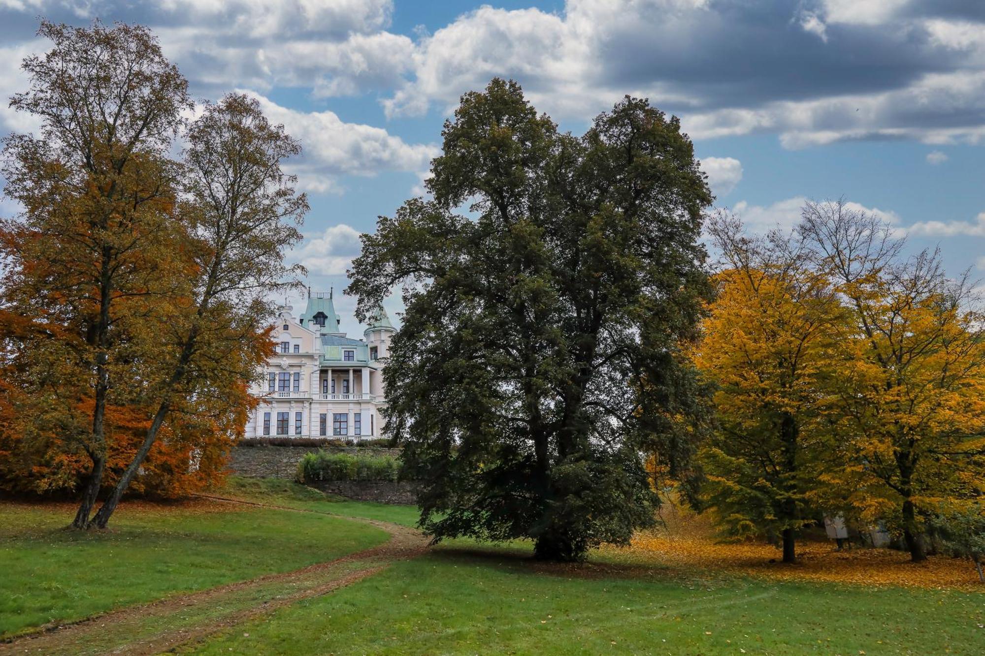 Pension U Golfu Cihelny KLV Exterior foto