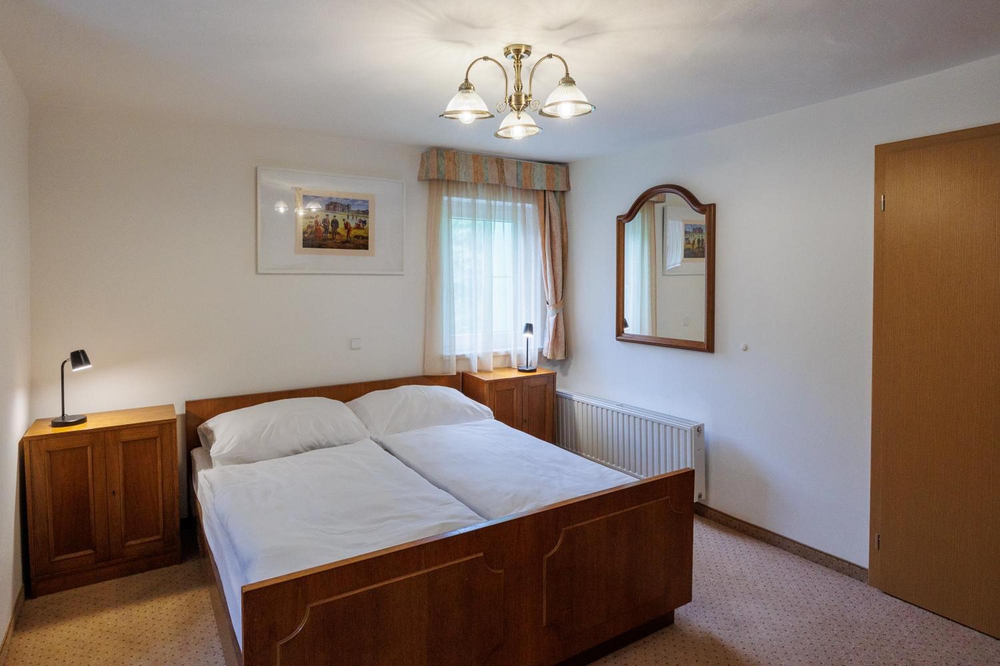 Pension U Golfu Cihelny KLV Exterior foto