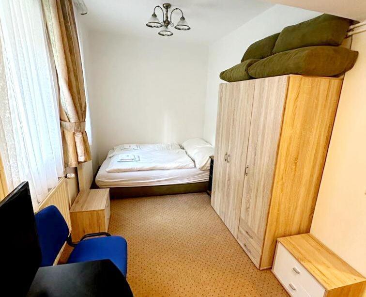 Pension U Golfu Cihelny KLV Exterior foto