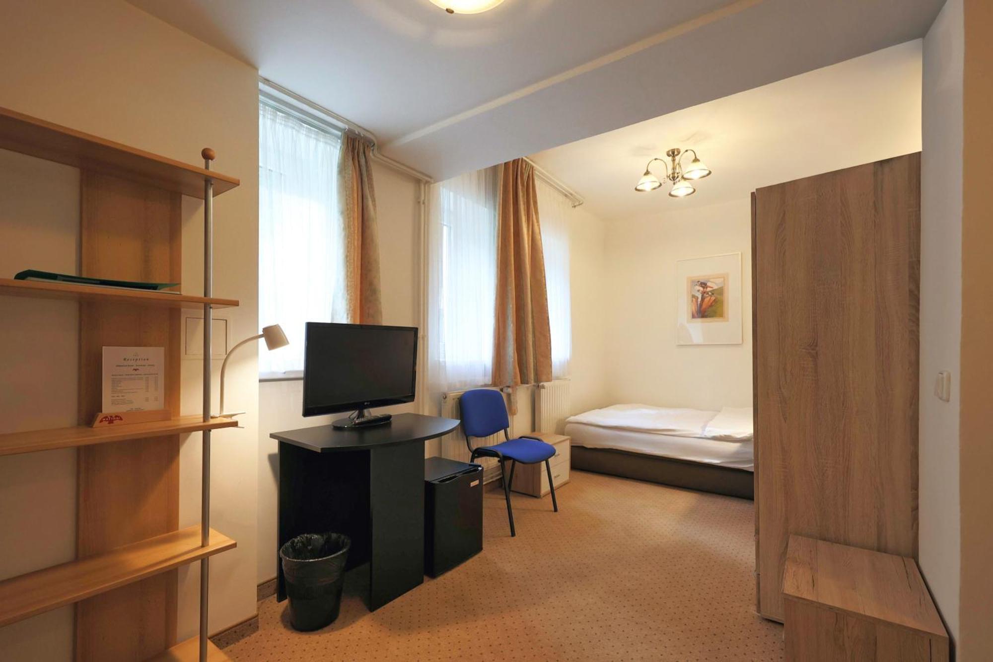 Pension U Golfu Cihelny KLV Exterior foto