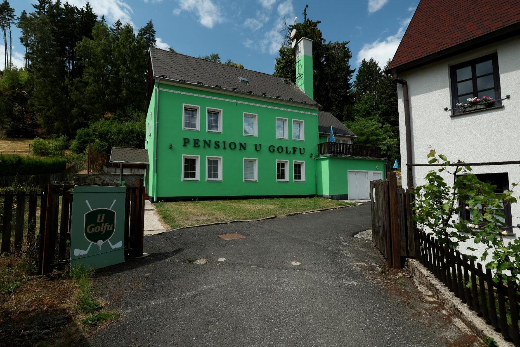 Pension U Golfu Cihelny KLV Exterior foto