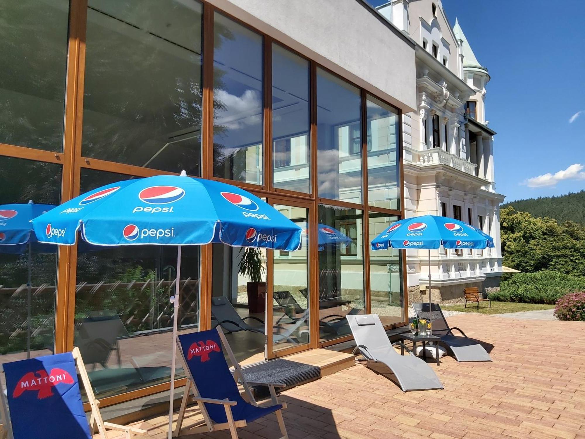 Pension U Golfu Cihelny KLV Exterior foto